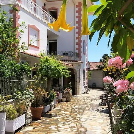 Bianca Triple Balcony Appartamento
